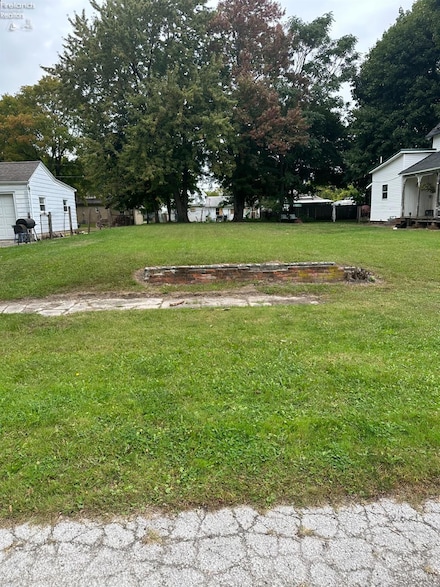 129 Fall St, Fostoria, OH 44830