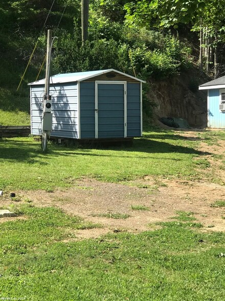 1356 Rock Rd, Christiansburg, VA 24073