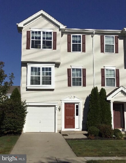 17 Highgrove Ct Unit 22, West Deptford, NJ 08086