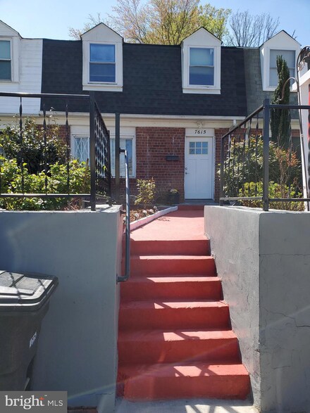7615 Burnside Rd, Hyattsville, MD 20785