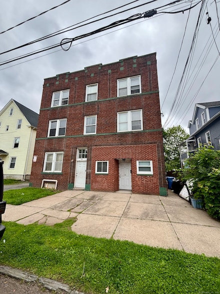 40 Dewey St, New Britain, CT 06051