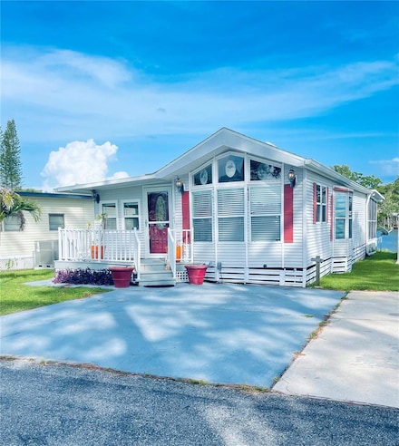 107 Kove Blvd, Osteen, FL 32764