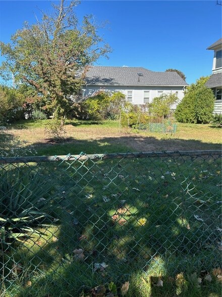 93 Armington Ave, Providence, RI 02908