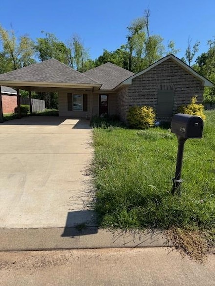 1526 Chase Dr, Alexandria, LA 71303
