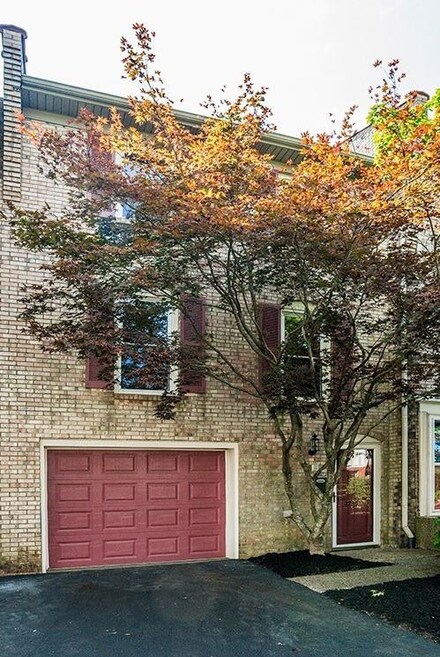 3240 Kirklevington Dr, Lexington, KY 40517
