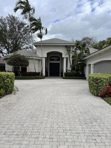 17 Bermuda Lake Dr, Palm Beach Gardens, FL 33418
