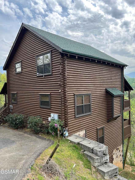 260 Laurel Oaks Way, Gatlinburg, TN 37738