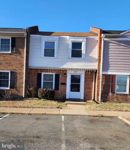 503 Harris Ct, Fredericksburg, VA 22401