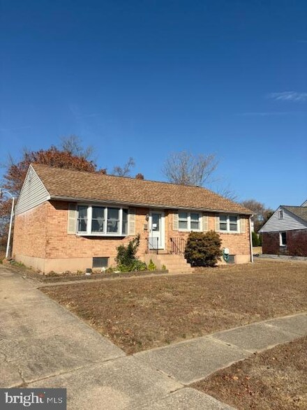 54 Commonwealth Blvd, New Castle, DE 19720