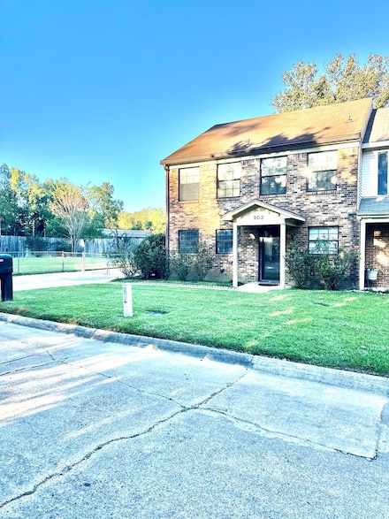 102 Georgann Dr, Vicksburg, MS 39180