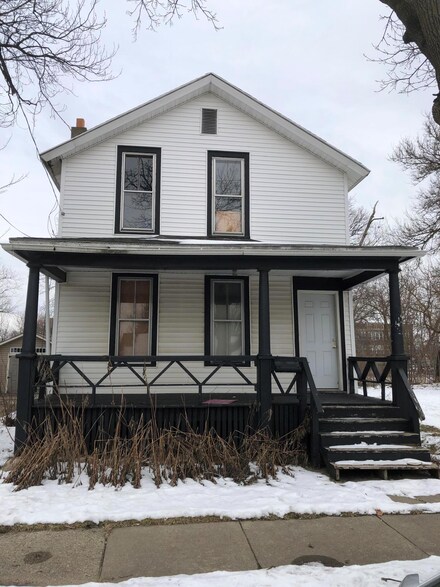916 N Rose St, Kalamazoo, MI 49007