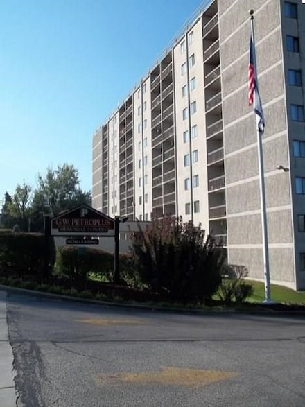 1414 National Rd, Wheeling, WV 26003