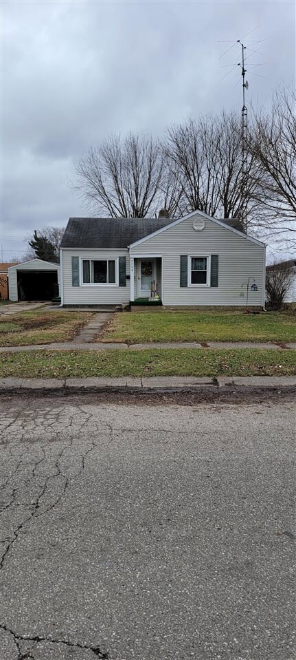 2708 Iowa Ave, Connersville, IN 47331