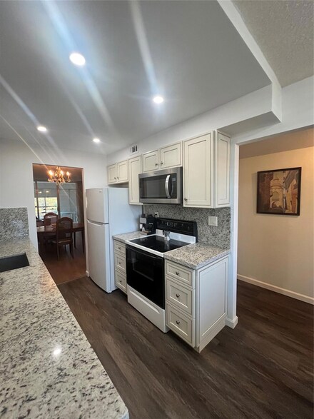 2998 NW 48th Terrace Unit 434, Lauderdale Lakes, FL 33313