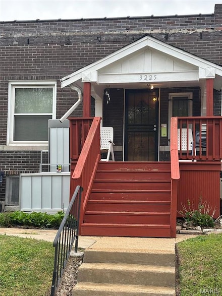 3225 N Taylor Ave, Saint Louis, MO 63115