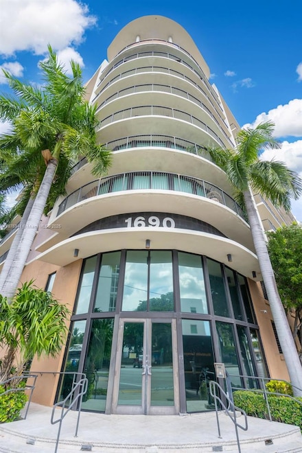 1690 SW 27th Ave Unit 608, Miami, FL 33145