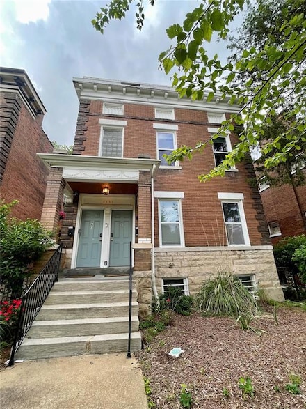 4131 Flad Ave, Saint Louis, MO 63110