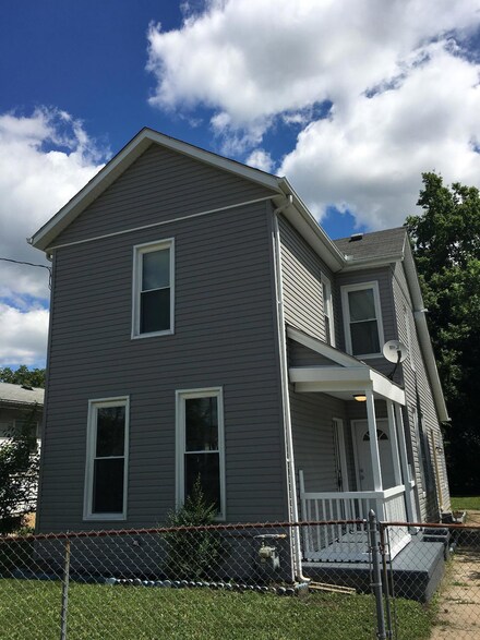 905 6th Ave, Middletown, OH 45044