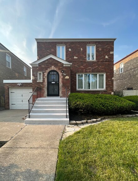 2512 W 83rd St, Chicago, IL 60652