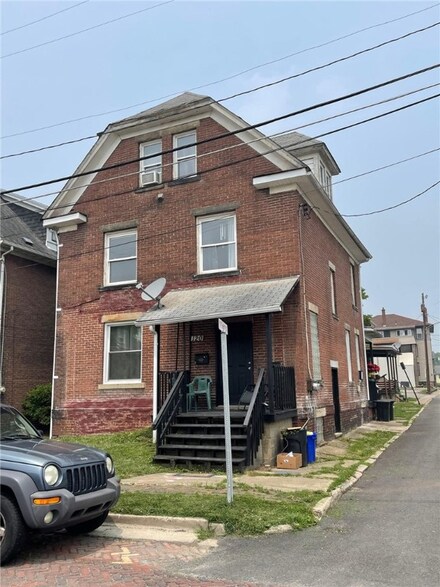120 Goldwood Ave, Butler, PA 16001
