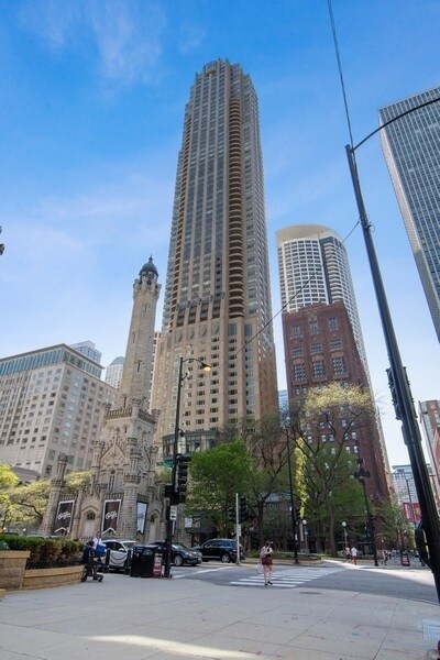 800 N Michigan Ave Unit 5001, Chicago, IL 60611