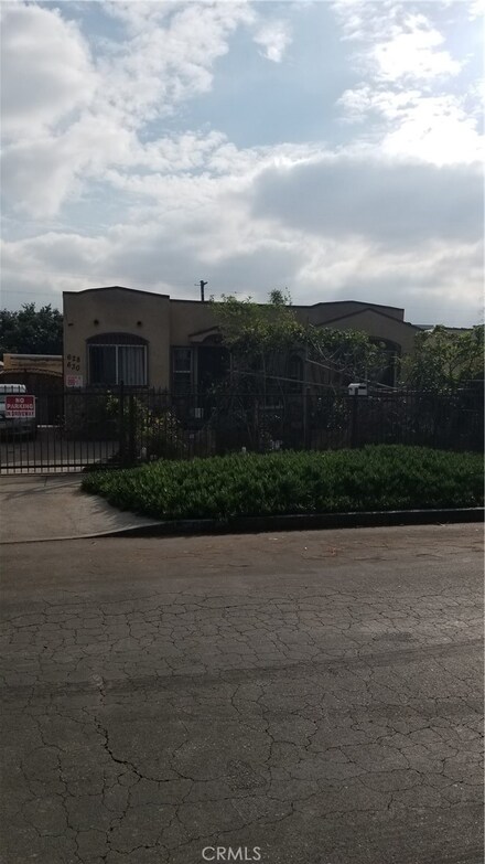 628 E 80th St, Los Angeles, CA 90001