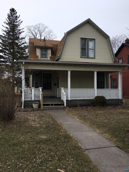 1023 Hughitt Ave, Superior, WI 54880