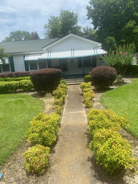 173 SE 2nd St, Cochran, GA 31014