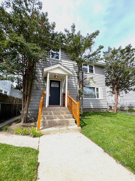 115 Union St, Joliet, IL 60433
