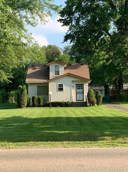 35511 Beverly Rd, Romulus, MI 48174