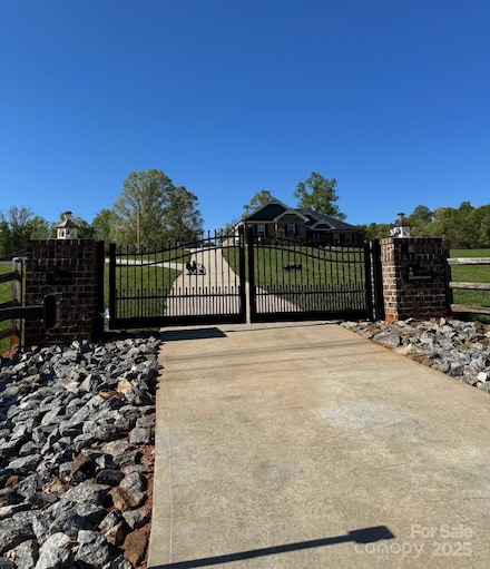 1370 Null Rd, Lincolnton, NC 28092