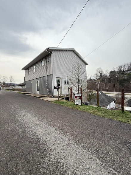 941 Vista Ln, Fairmont, WV 26554