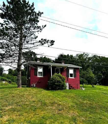 70 Mancha St, Eighty Four, PA 15330