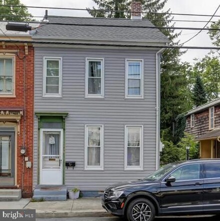 139 N East St, Carlisle, PA 17013