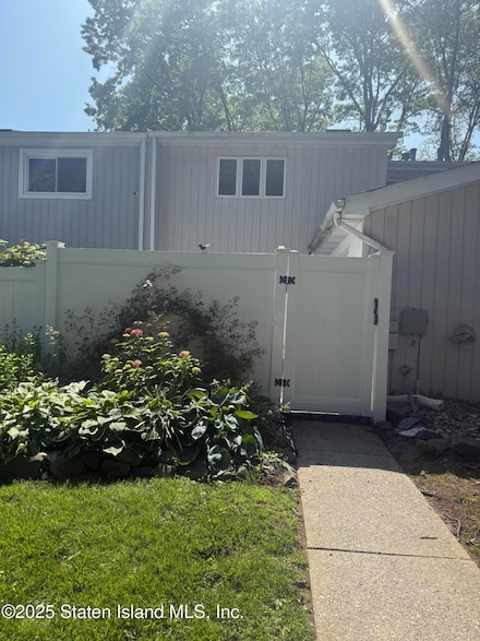 410 Sprague Ave, Staten Island, NY 10307