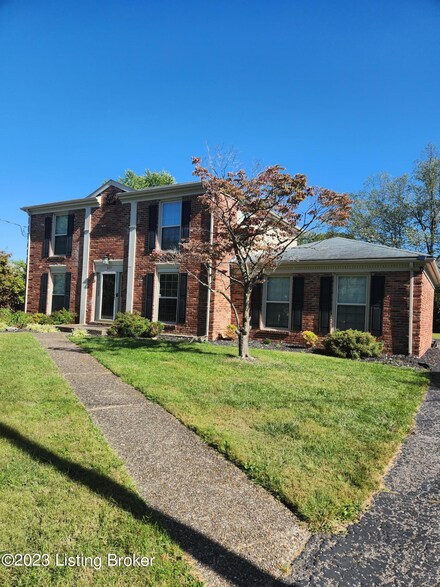 305 Moser Rd, Louisville, KY 40223