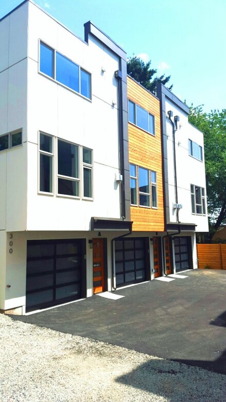300 26th Ave E Unit C, Seattle, WA 98112