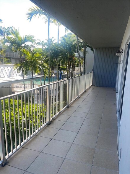 7401 SW 82nd St Unit 210S, Miami, FL 33143