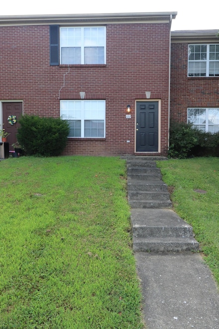 222 Garnet Dr, Nicholasville, KY 40356