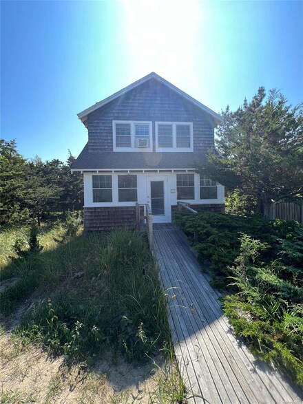 51 Beachwold Ave, Ocean Beach, NY 11770