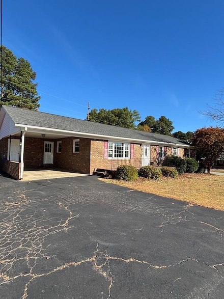 4753 Kentuck Rd, Ringgold, VA 24586