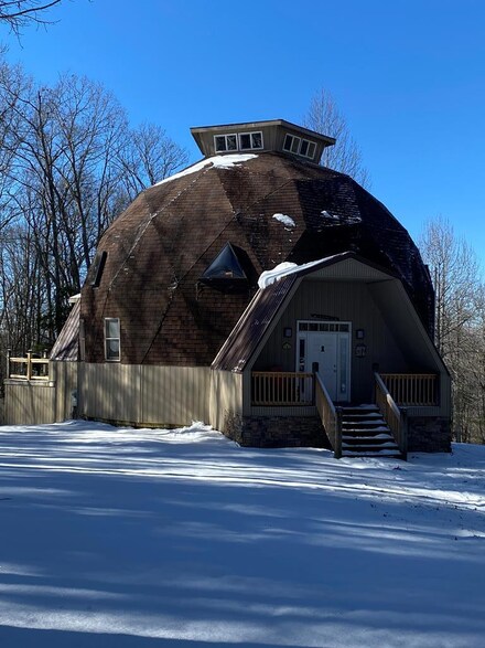 254 Twin Oaks Ln, Flat Top, WV 25841