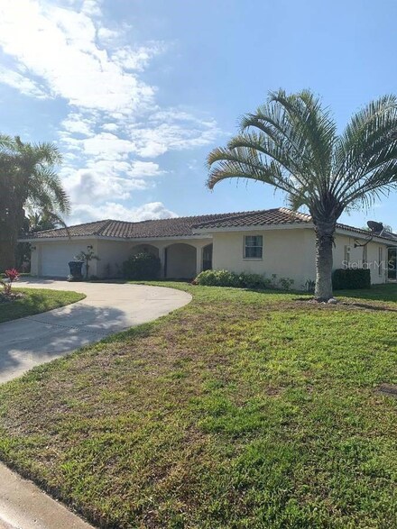 423 Picasso Dr, Nokomis, FL 34275