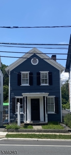 51 High St, Newton, NJ 07860