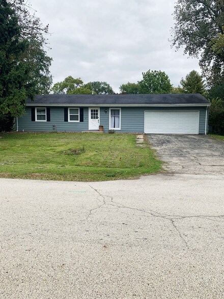 6N115 Emily Ln, Saint Charles, IL 60174