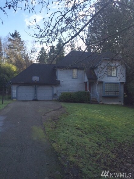 20040 32nd Ave NE, Lake Forest Park, WA 98155
