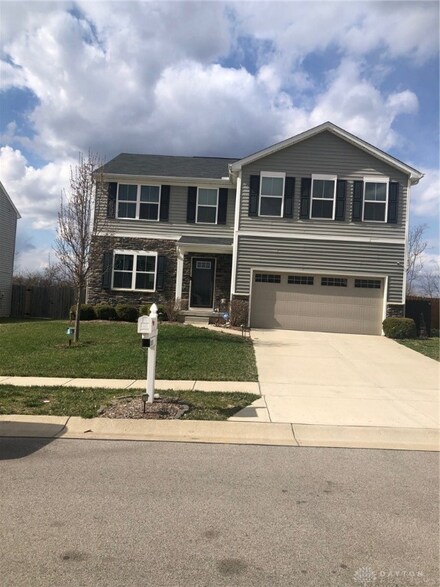 2820 Kingman Dr, Xenia, OH 45385