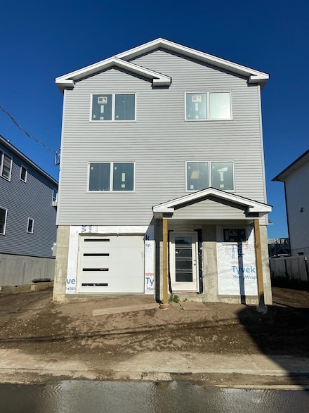12 Pershing Place, Island Park, NY 11558
