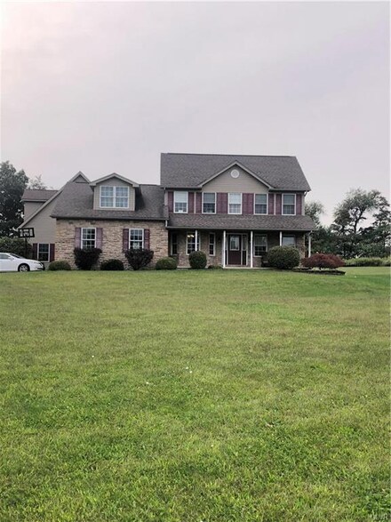 1023 Mill Rd, Pen Argyl, PA 18072