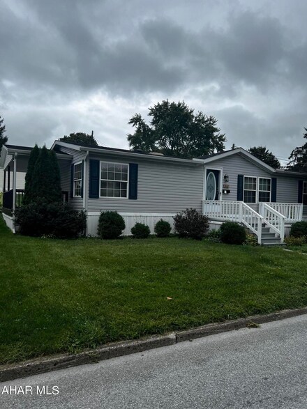 312 N Railroad St, Martinsburg, PA 16662